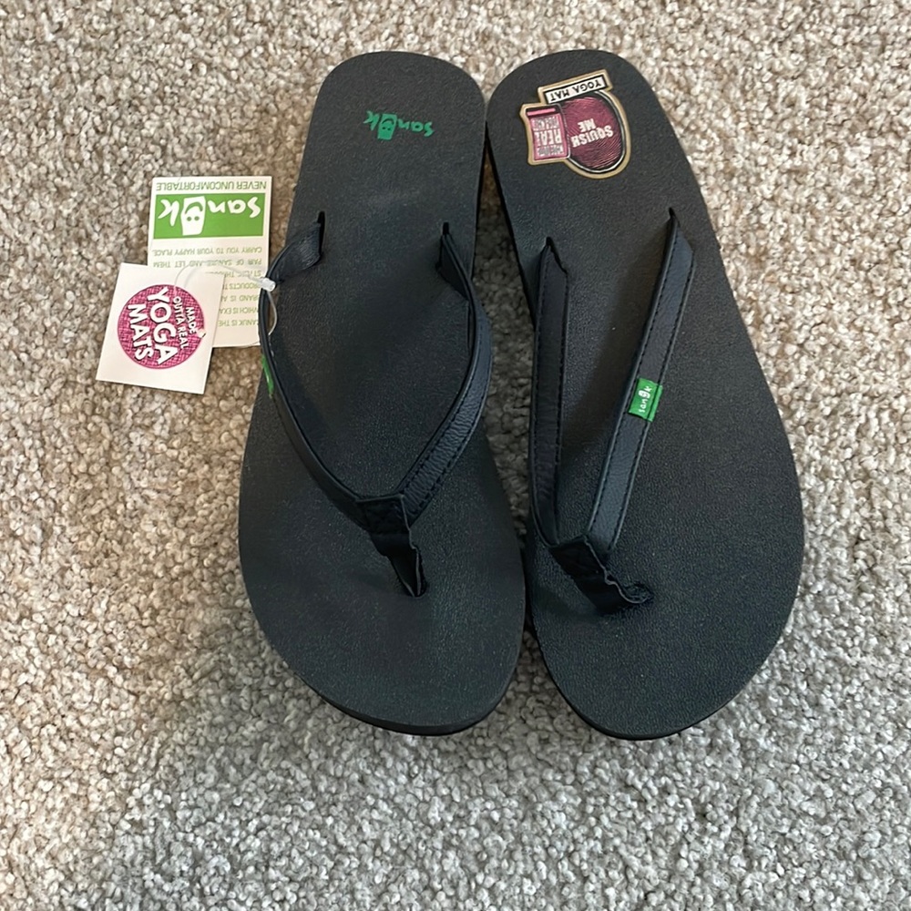 Sanuk Flip Flops
